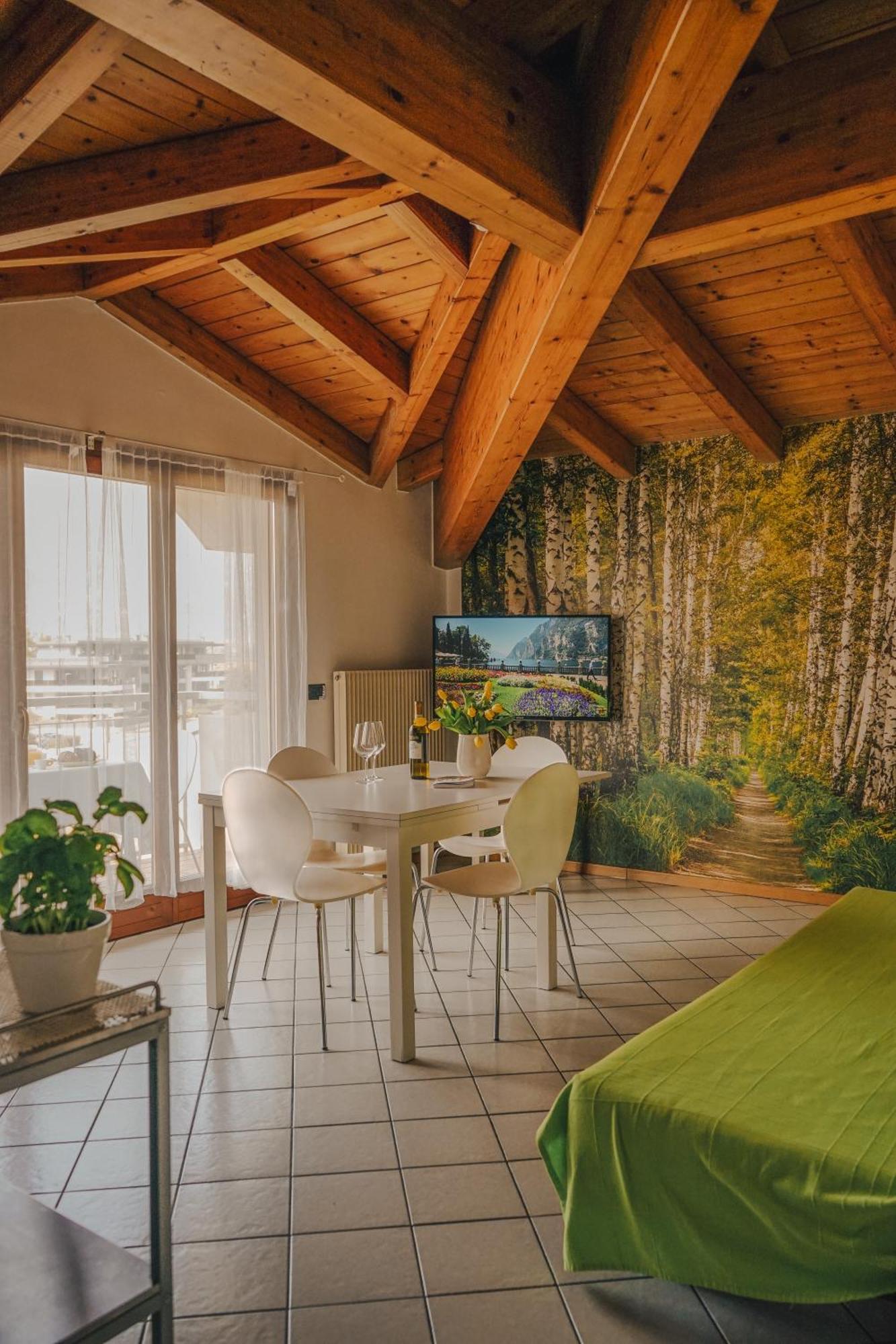 Appartamento Betulla - Peaceful & Happy Stay Riva del Garda Ngoại thất bức ảnh