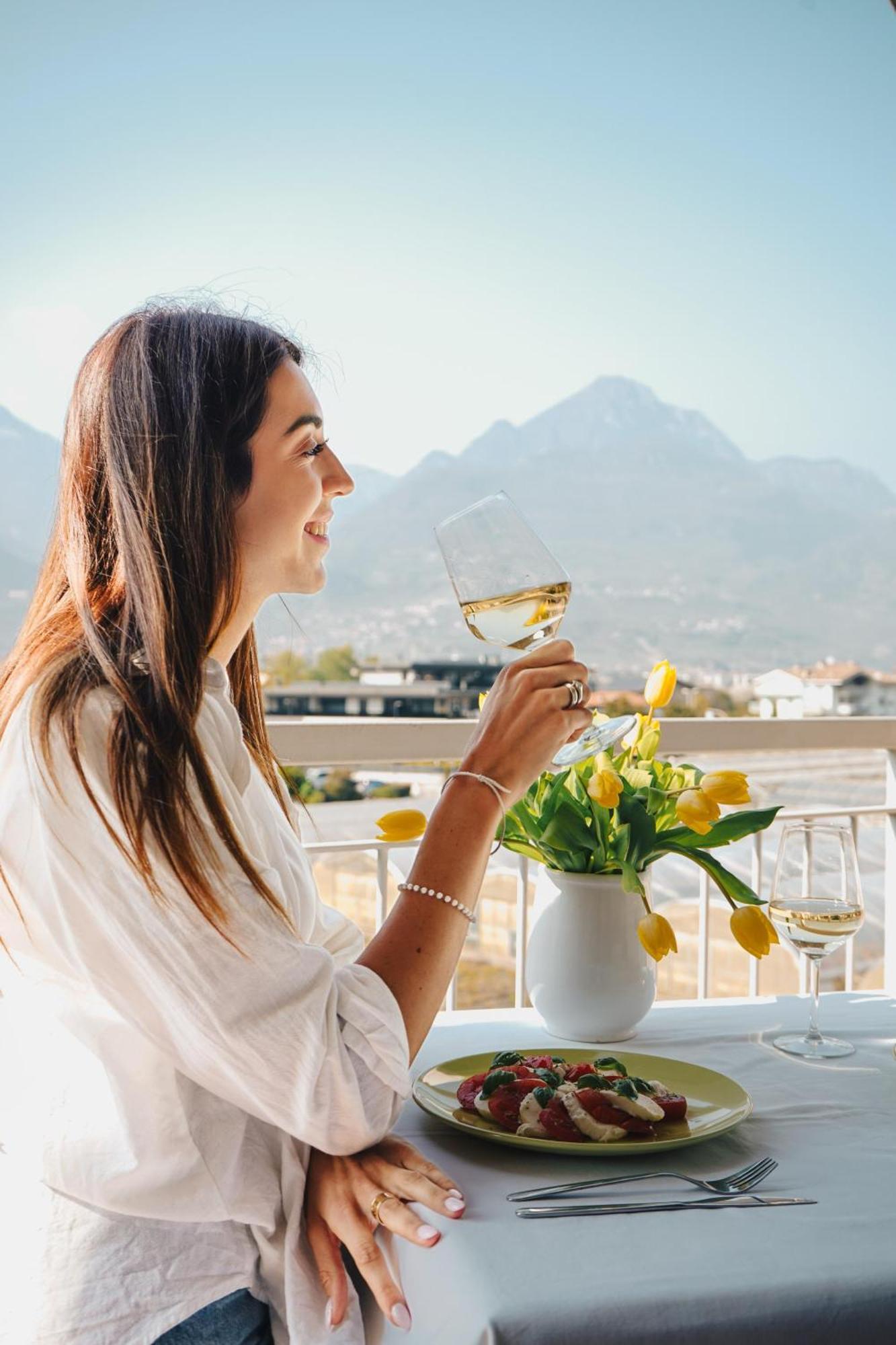 Appartamento Betulla - Peaceful & Happy Stay Riva del Garda Ngoại thất bức ảnh