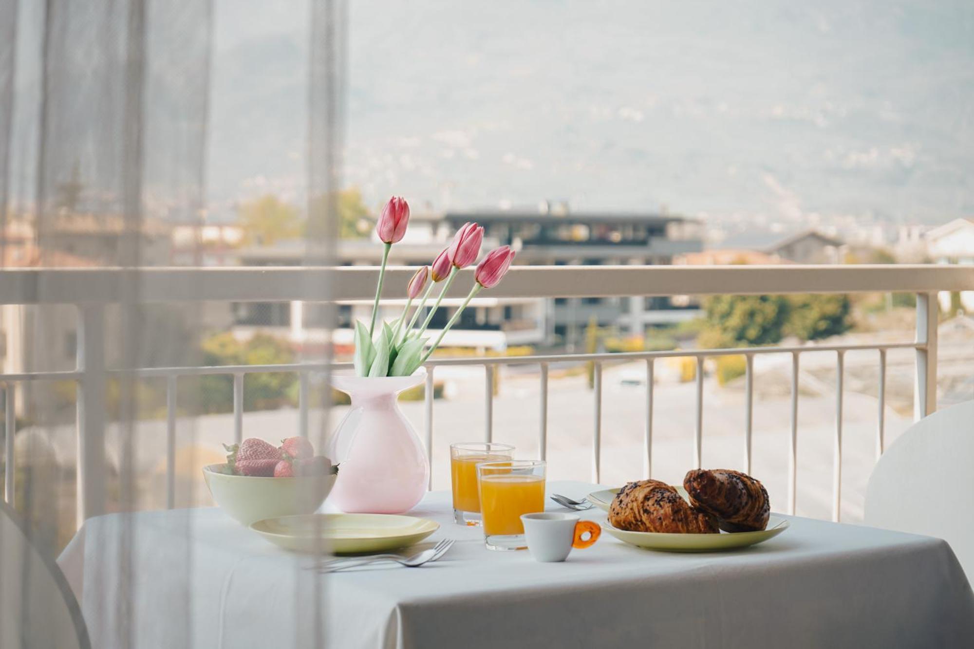Appartamento Betulla - Peaceful & Happy Stay Riva del Garda Ngoại thất bức ảnh